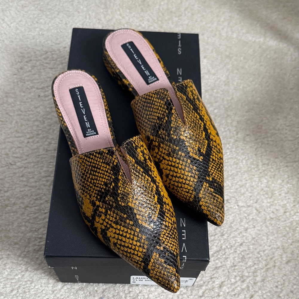 Steven By Steve Madden Yellow & Black Snake-Print Pointed Mule